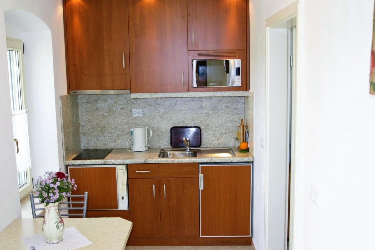 Apartment Marija Kaštelir Exteriör bild