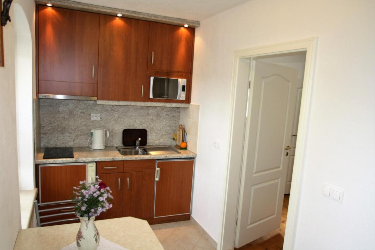 Apartment Marija Kaštelir Exteriör bild