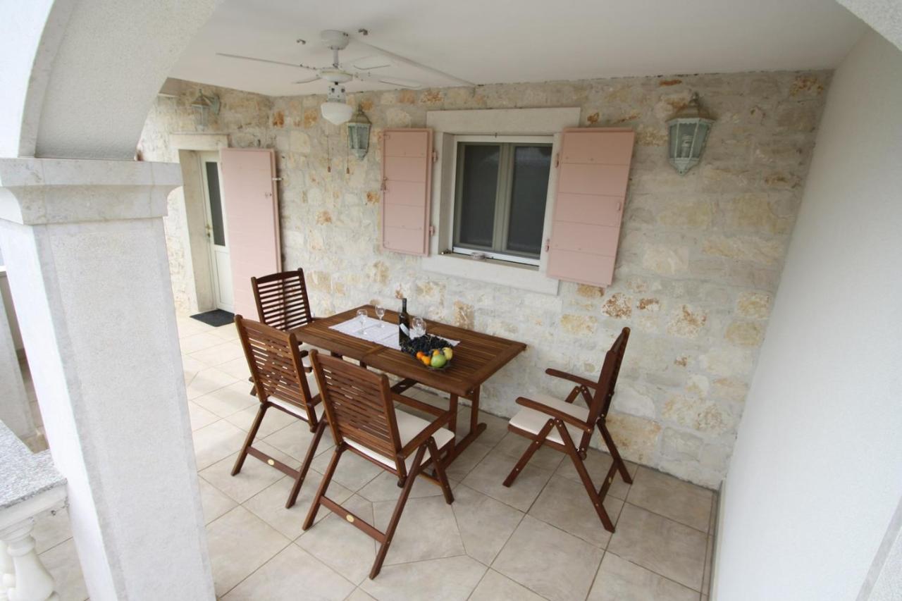 Apartment Marija Kaštelir Exteriör bild